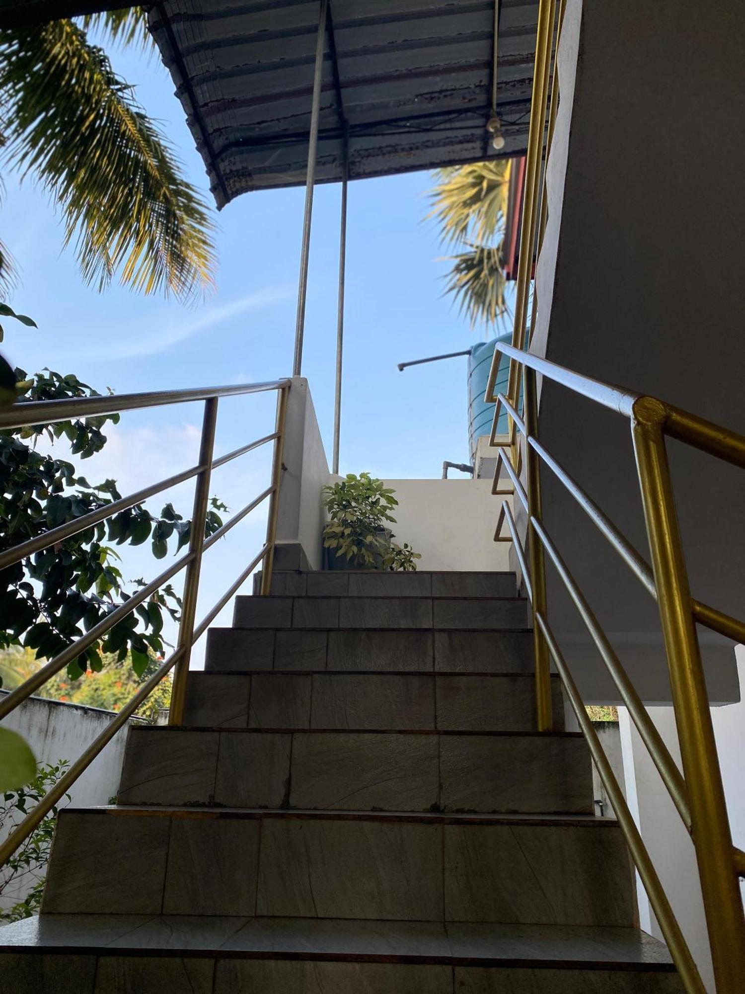 White Villa Hotel Trincomalee Buitenkant foto