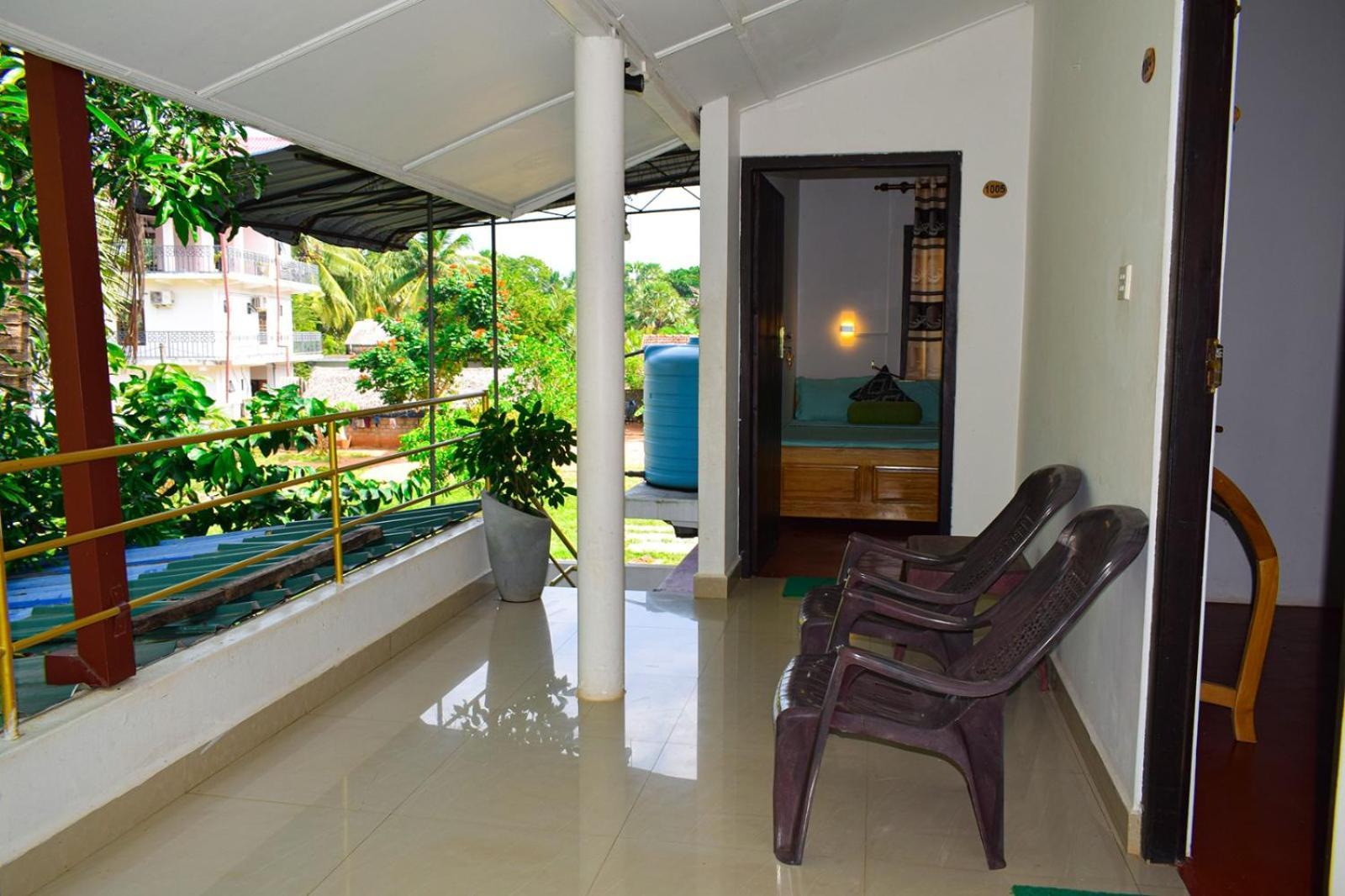 White Villa Hotel Trincomalee Buitenkant foto
