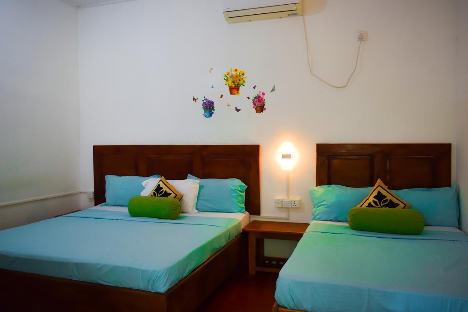 White Villa Hotel Trincomalee Buitenkant foto